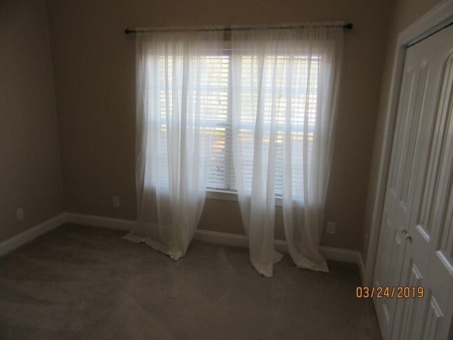 Building Photo - 104 Belclare Way