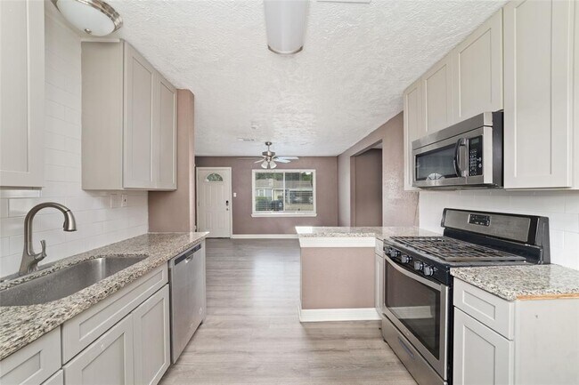 Building Photo - 9333 Fairland Dr