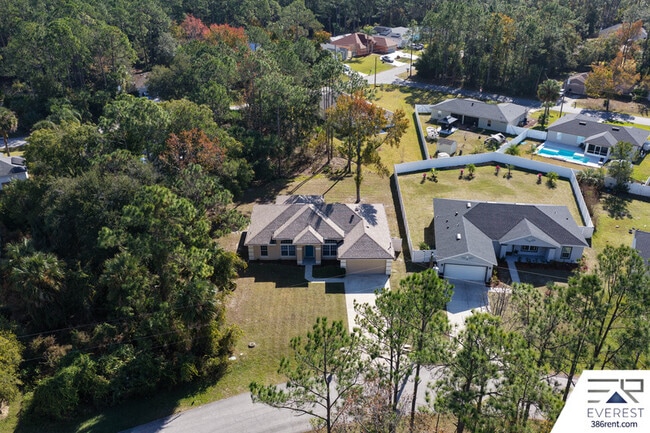 Building Photo - 32 Pierce Ln