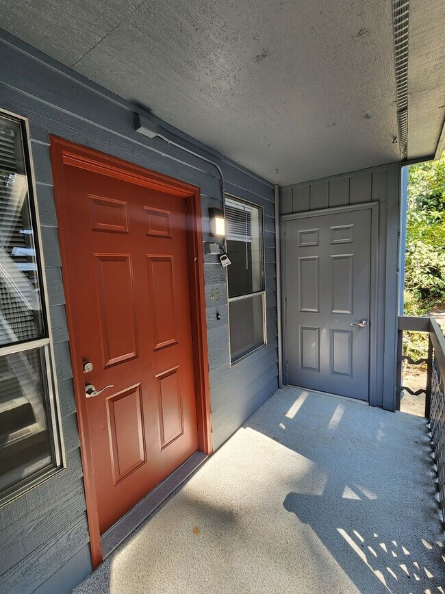 Building Photo - 500 National Ave N