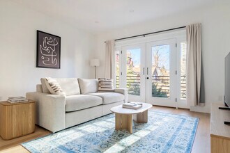 Building Photo - 50 Kinnaird St