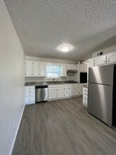 Building Photo - 834 River View Drive - Park View Townhomes
