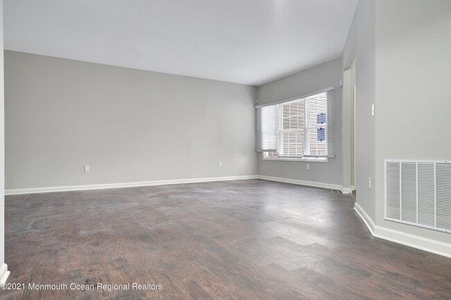 Building Photo - 44 Smock Ct