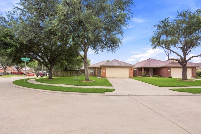 Building Photo - 111 Thunder Basin Dr