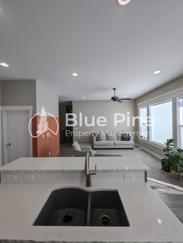 Building Photo - 4232 Athlen Wy