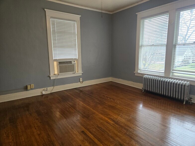 Building Photo - 137 N Willett St