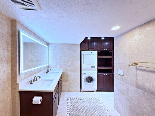 Building Photo - 3546 S Ocean Blvd