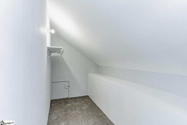 Building Photo - 208 Brookdale Ave