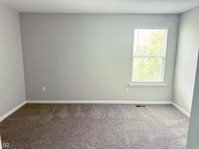 Building Photo - 7882 Villa Cir