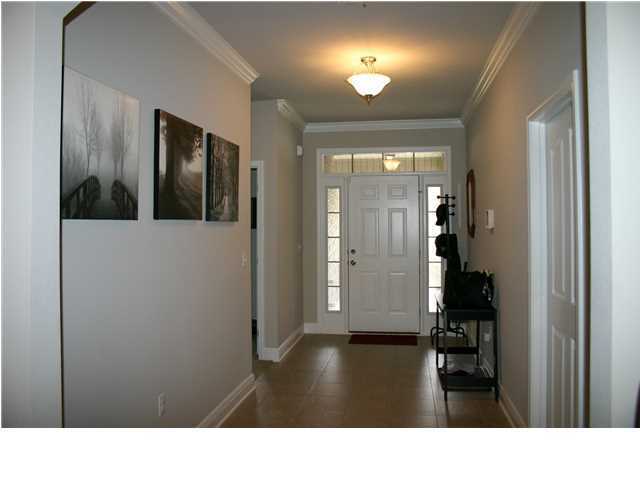 Building Photo - 658 Red Fern Rd