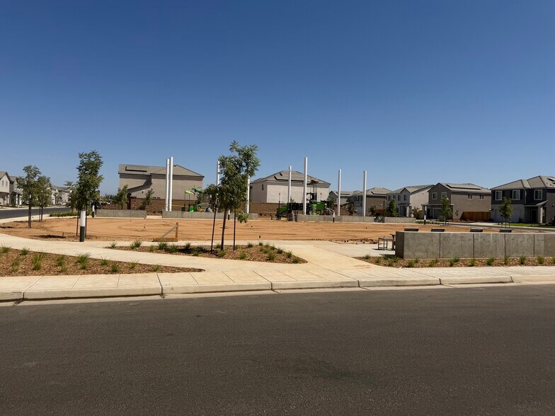 Building Photo - 1628 Atlantica Dr S