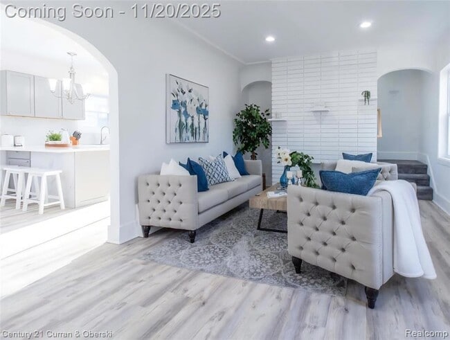 Building Photo - 279 Manistique St