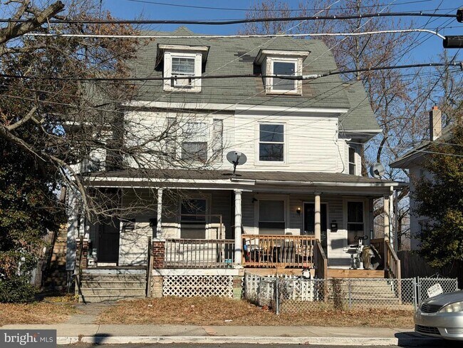 Building Photo - 112 W Main St