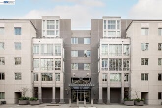 Building Photo - 46 W Julian St