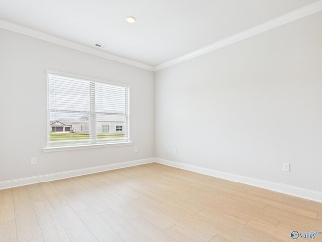 Building Photo - 22567 Donahue Dr