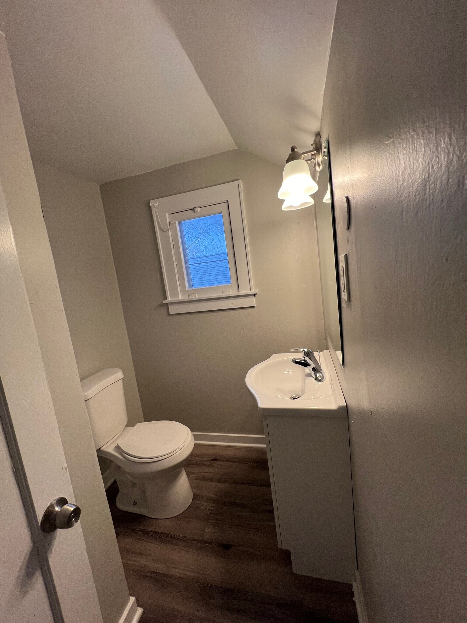 Building Photo - 1944 Oakwood Ave NE