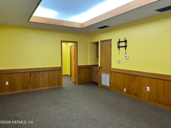 Building Photo - 2930 Ravines Rd