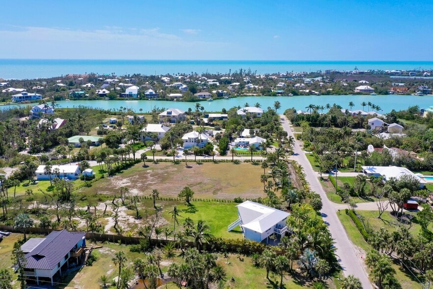 Building Photo - 6093 Henderson Rd