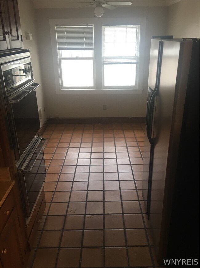 Building Photo - 419 Richmond Ave