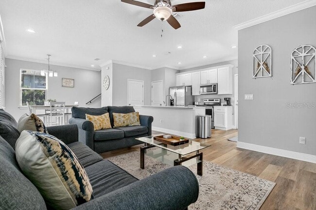 Building Photo - 50 W Esther St