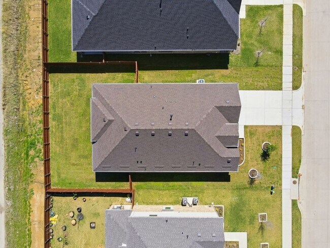 Building Photo - 7016 Capanna Trl