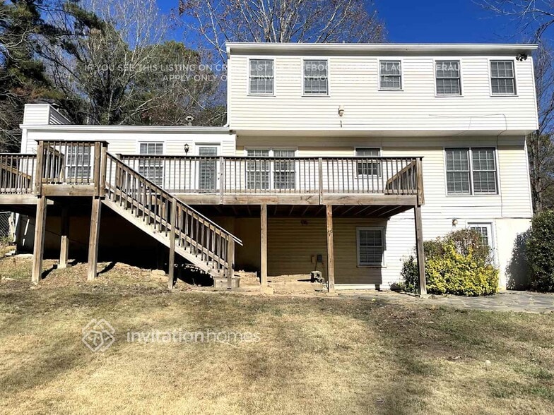 Building Photo - 2550 Raintree Way NE