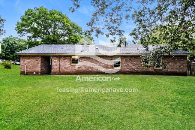 Building Photo - 3900 Oakmont Dr