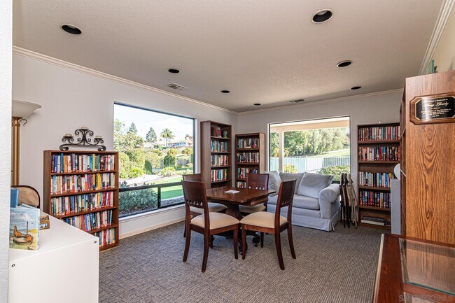 Building Photo - 1001 Crescent Bend