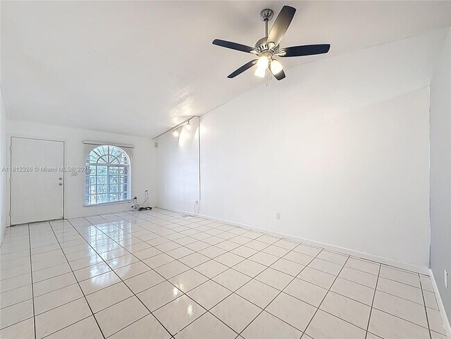 Building Photo - 17372 NW 76th Ct