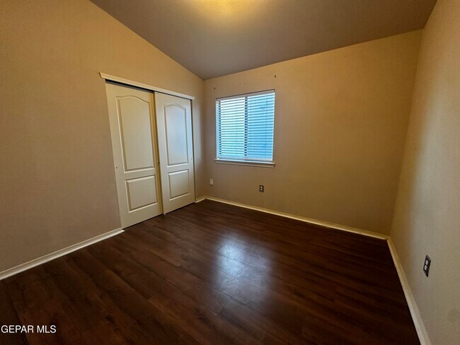 Building Photo - 2405 Sparrow Point St