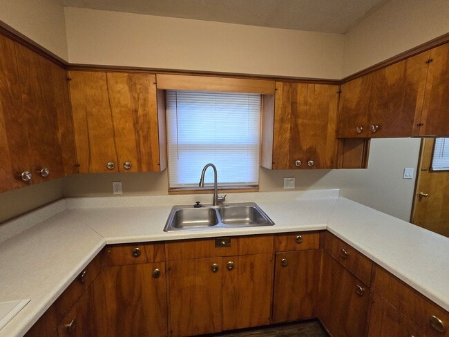 Building Photo - Remodeled 3-4 Br, 2 Bath Ranch style home, fenced in yard, garage, patio, full basement