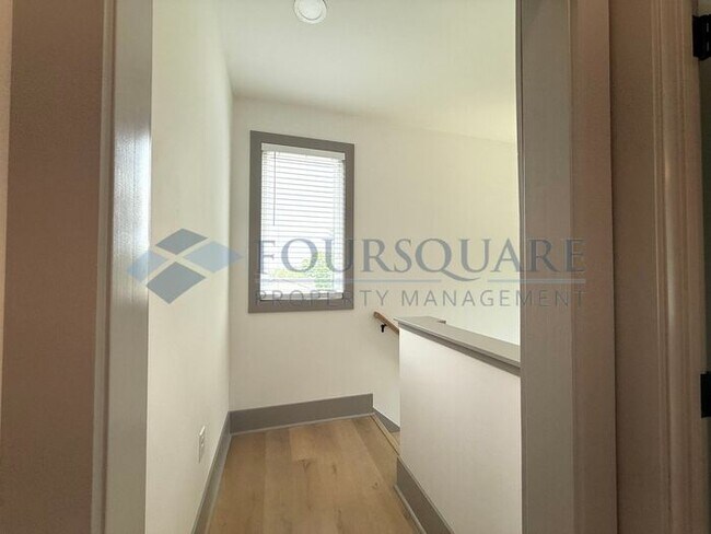 Building Photo - Modern 4-Bed / 4 Bath Townhome with Fireplace, Outdoor Spaces & Fenced Yard – Inside the Beltline...