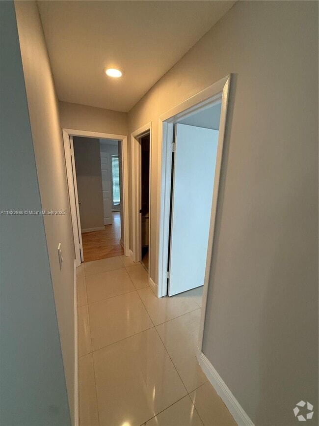 Building Photo - 9286 SW 146th Ct