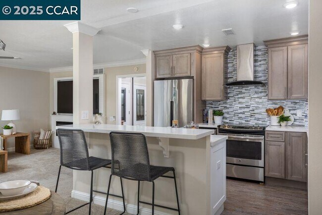 Primary Photo - 1115 Oakmont Dr