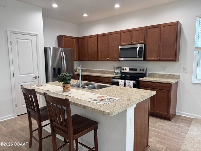 Building Photo - 353 Gypsy Palace Ln