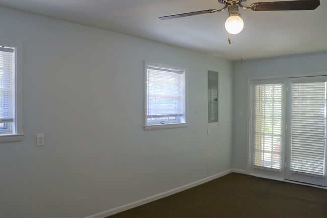 Building Photo - 21 Highpoint Dr