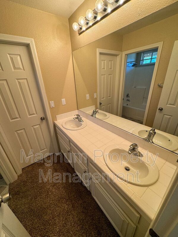 Building Photo - 31486 Pennant Ct
