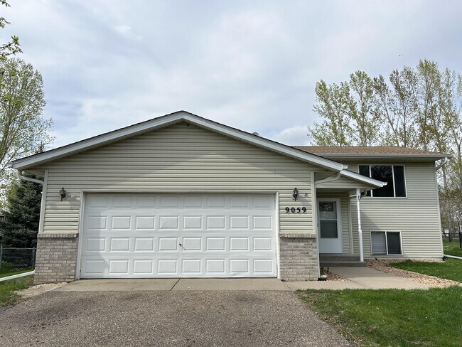 Building Photo - 9059 Oriole Ln