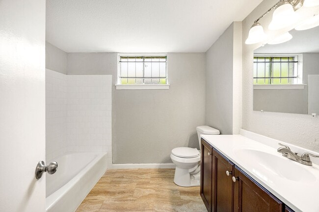 Building Photo - 5618 Briarwick Ln