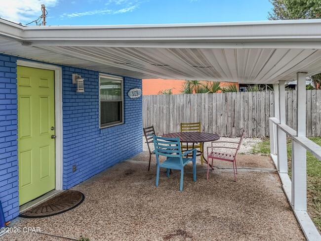 Building Photo - 7005 S Lagoon Dr