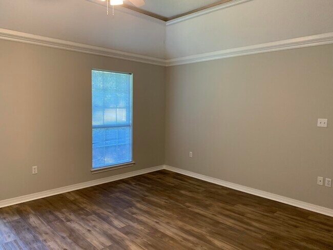 Building Photo - 307 Sand Myrtle Way