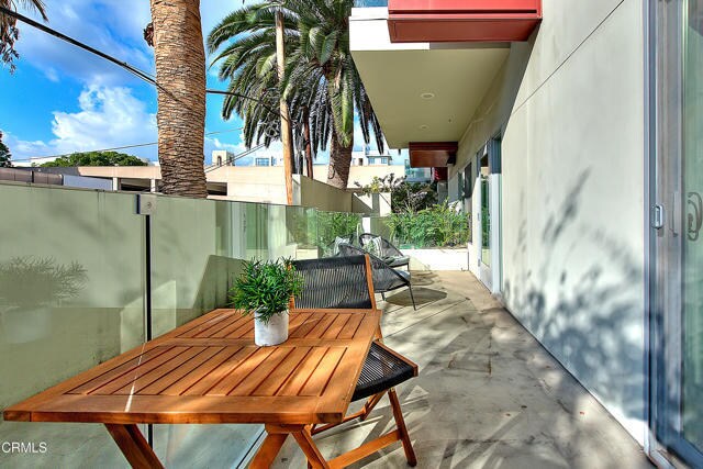 Building Photo - 133 S Los Robles Ave