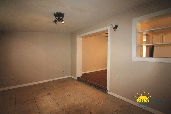 Building Photo - Renovated 3 Bedroom Home in Mary Esther