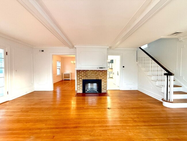 Building Photo - Timeless and Refined 3BR/2.5BA Colonial in Uptown Kingston