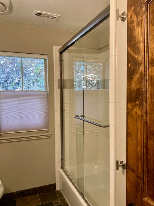 Building Photo - 4087 Worthington Dr