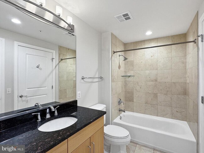 Building Photo - 8220 Crestwood Heights Dr