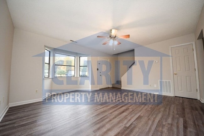 Building Photo - Excellent CLEVELAND NW location!
