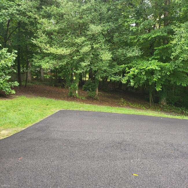 Building Photo - 4 br, 2.5 bath House - 12302 Hillcreek Circle