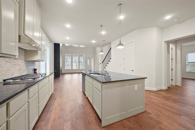 Building Photo - 6 Clearview Terrace Pl
