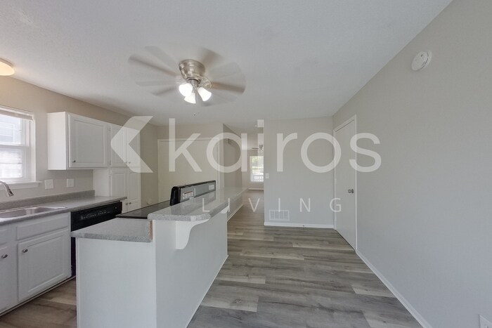 Building Photo - 4415 The Paseo